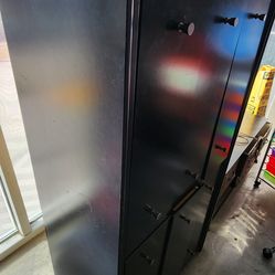 Dresser with 6 drawers