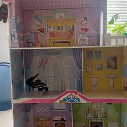 Girls Doll House 