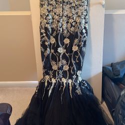 Woman Dress Black Nd Gold 