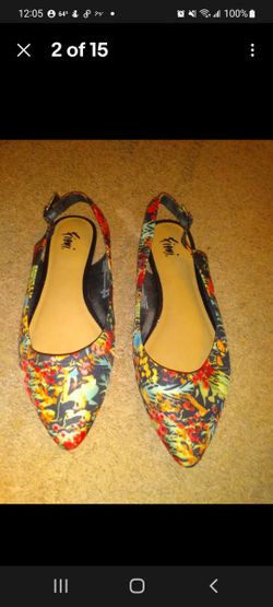 Fioni Shoes multicolored floral Pointed Flats SIZE 9 back out buckle & strap.