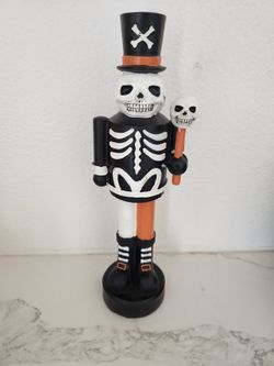 Halloween Nutcracker statue