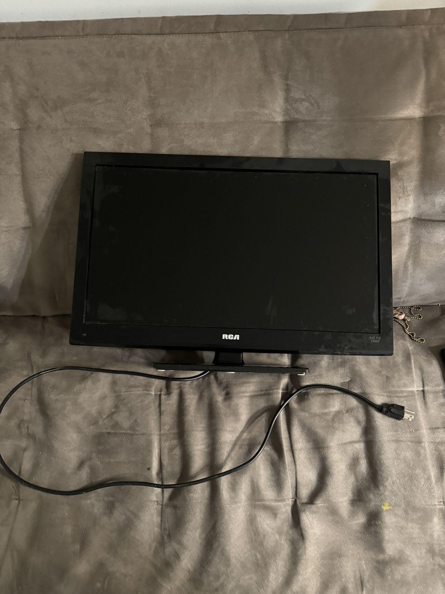 TV 24 Inches