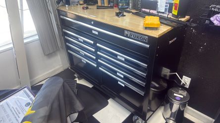 Yukon mobile tool cabinet