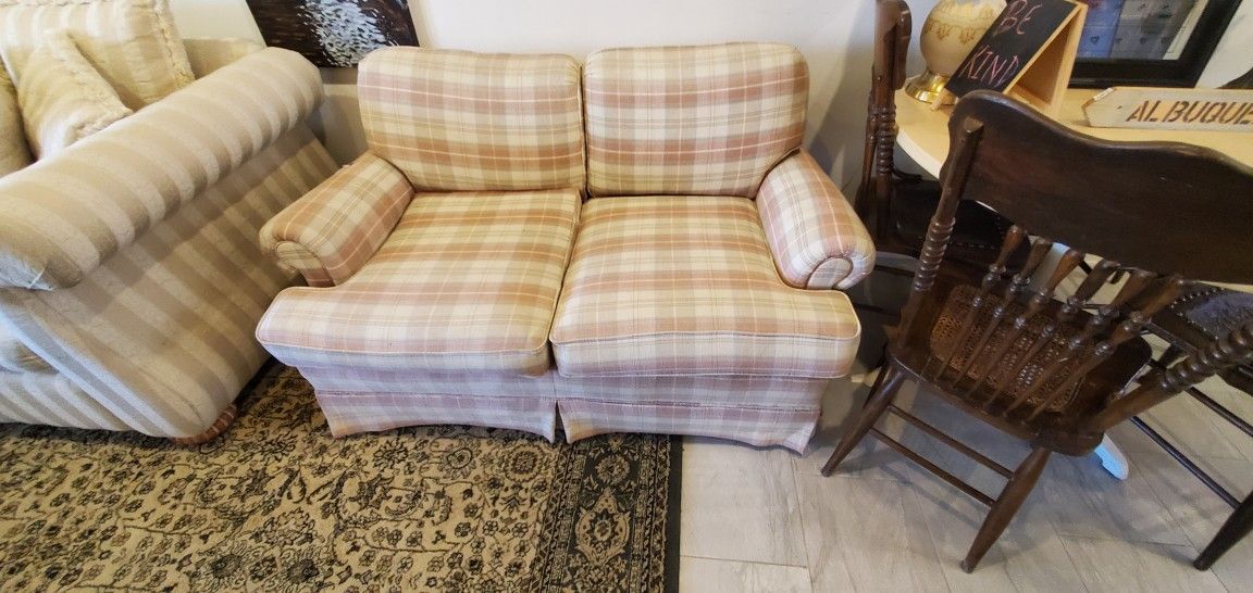 Cute Soft Plaid Pattern Loveseat