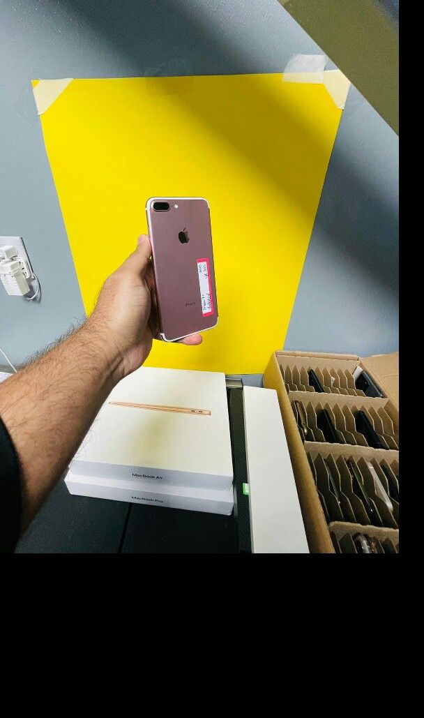 iPhone 7 Plus 32gb Unlocked $275