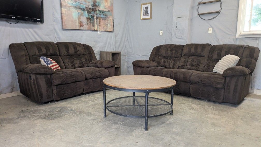 🛋️💥 Ashley Recliner Sofa And Love Seat 🛋️💥 Free Delivery And Financing Available