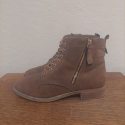 Xappeal Laci Combat Boots With Side Zipper Women's Size 9
Brown
