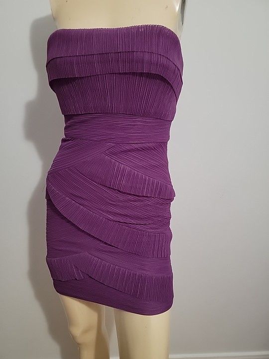 BCBG MAXAZRIA STRAPLESS SHORT PURPLE DRESS