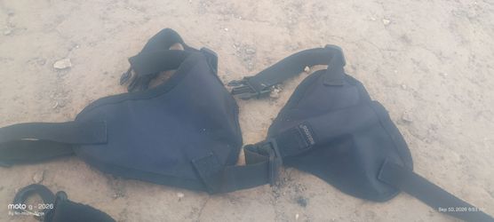 Bulldog brand adjustable pistol holster and two mag slots