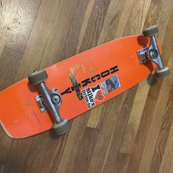 Cruiser skateboard with Independent Trucks