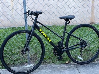 Trek FX 2 Hybrid Bike, Frame S