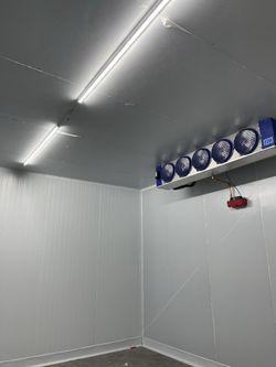 Walk In Cooler And Freezer