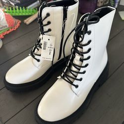 Boots White