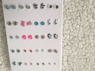 Pipers set of earrings