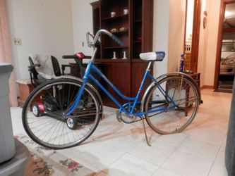 VINTAGE SCHWINN BICYCLE-  BIG DROP IN PRICE