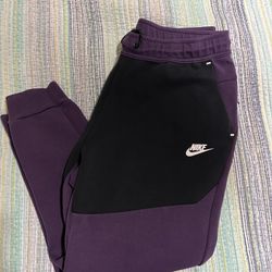 Nike Sportswear Tech Fleece Jogger Pants Men Large Sweatpants Purple & Black