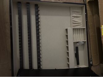 Jewelry box