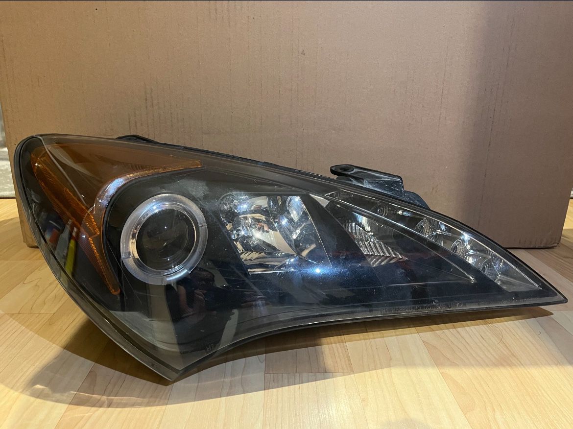 10-12 Hyundai Genesis Angel Eye Halo / LED DRL Projector Headlights - Black