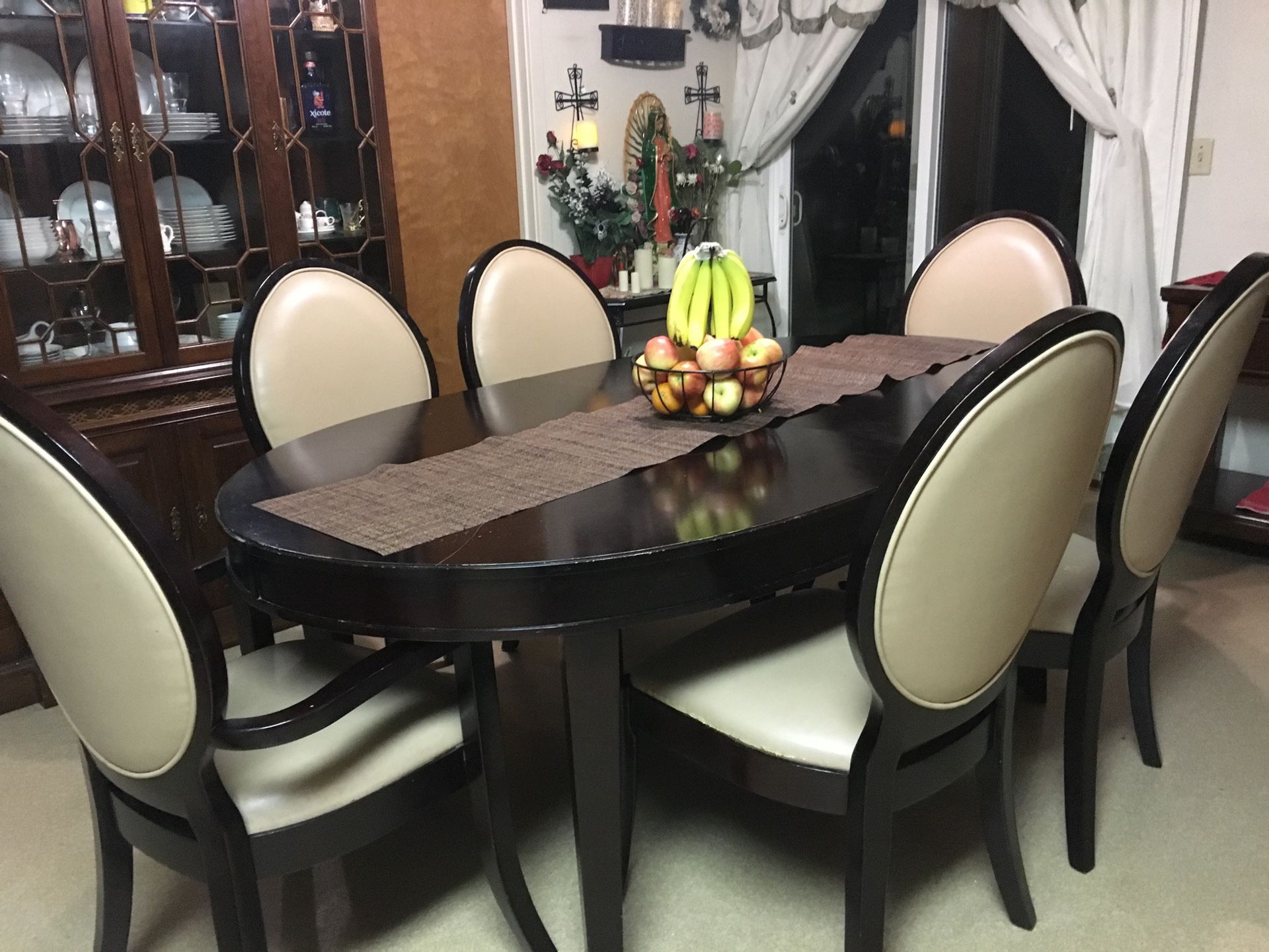 Kitchen table with 6 chairs with Extension
