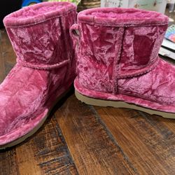 Girls Short Uggs Size 1
