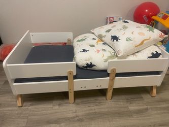 Toddler, bed mattress and bedding Toddler, bed mattress and bedding