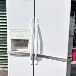 Kenmore Side By Side Refrigerator/freezer