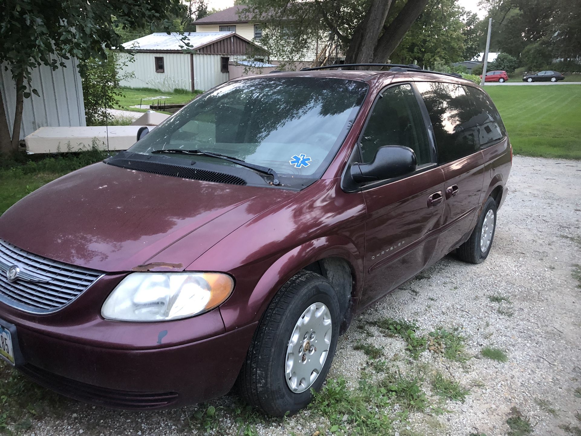 2001 Chrysler Town And County 