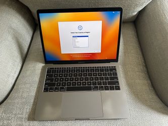 2017 MacBook Pro 13” - 16GB Ram - 512gb SSD