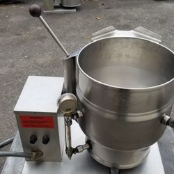 Groen TDB/7-20 Electric Tilting Kettle 20 qt 240V 1ph Tested Works Excellent !!