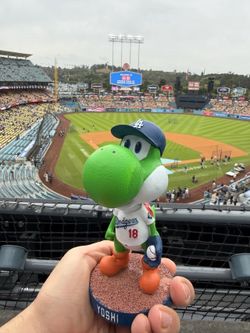 Yoshi Dodgers bobblehead