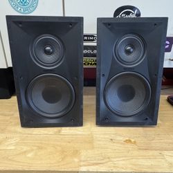 SONANCE VP82 3 Way In Wall Speakers. (Pair)