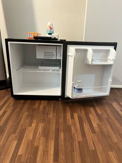 Mini mini Fridge- Avail. May 17 to 21 for pick up