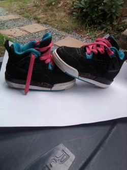 Retro Air Jordan 4