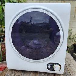 Magic Chef 1.5 Cu. Ft. Compact Dryer / MINI DRYER!!