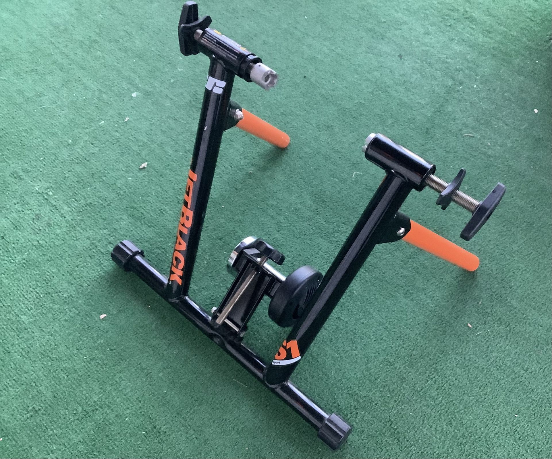 JetBlack Brand S1 Indoor Magnetic Resistance Bike Trainer