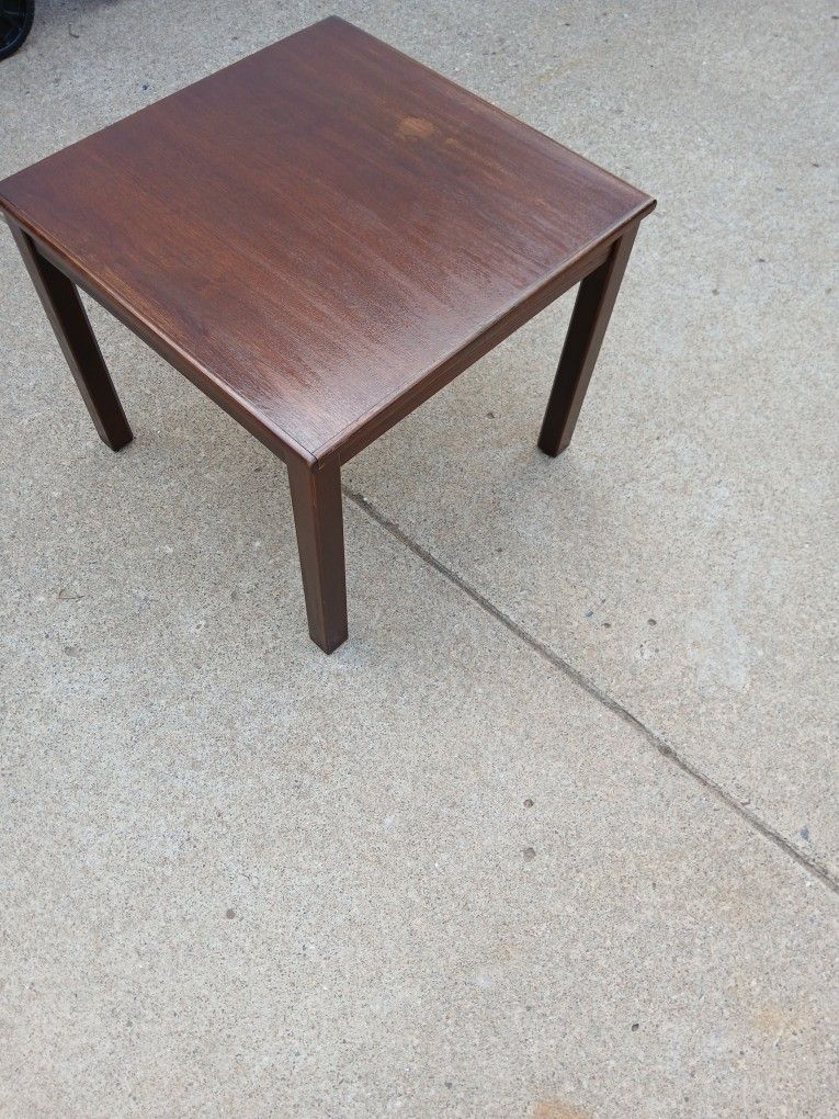 Beautiful Coffee Table / End Table 