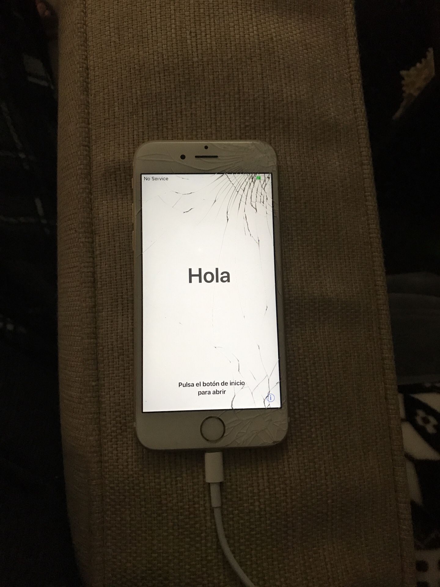 AT&T iPhone 6s Gold 16GB - Cracked Screen