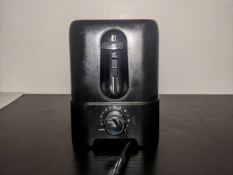 Black 2-Slice Toaster with Browning Dial