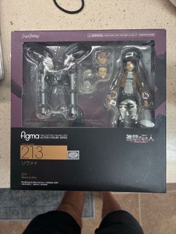 Figma #213 Levi Ackerman Attack on Titan Figure w/ Box & Accessories