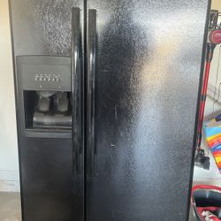 Old Whirlpool Refrigerator Still Works Good 
