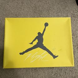 Jordan 4 Lightning Size 10.5
