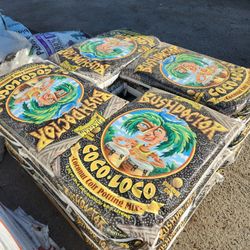 FoxFarm Bush Doctor® Coco Loco® Potting Mix 2 cu ft