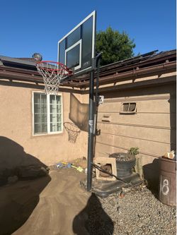 Basketball hoop