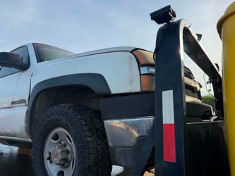 Silverado 2500 full part out lmk wat u need chevy parts
