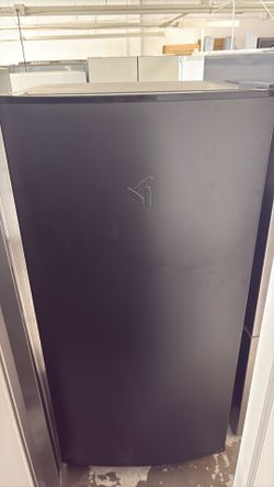 Gladiator -17.8Cu Ft. Refrigerator -Black