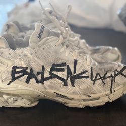 Balenciaga Runners Black and White 