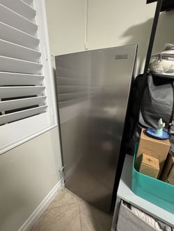 Vissani Fridge Or Freezer