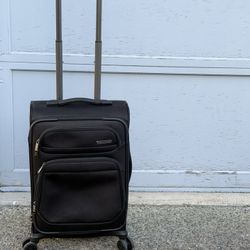 SAMSONITE PRO CARRY-ON SPINNER