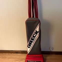 Oreck Demo U2000R Vacuum