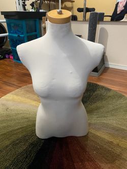 Mannequin Dress Form / Bust Display – Pin-Friendly